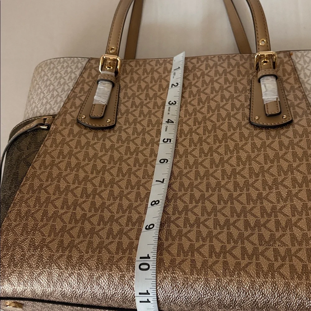 Michael Kors Voyager Large Color-Block Signature Logo Tote Bag ,camel,gold & tan - Picture 11 of 13